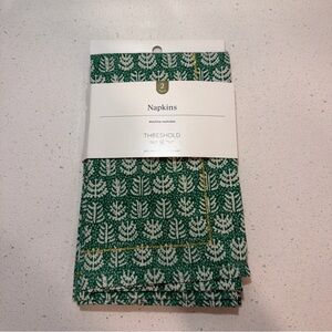 Target Threshold Green Pattern Gold Stitching Machine Washable Napkins new